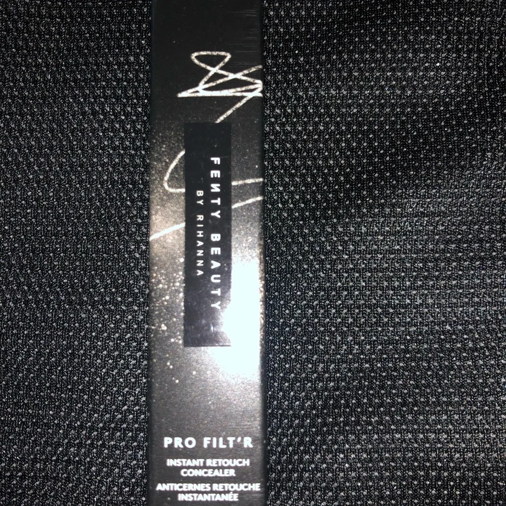 Fenty 410 Pro Filt’r Concealer
